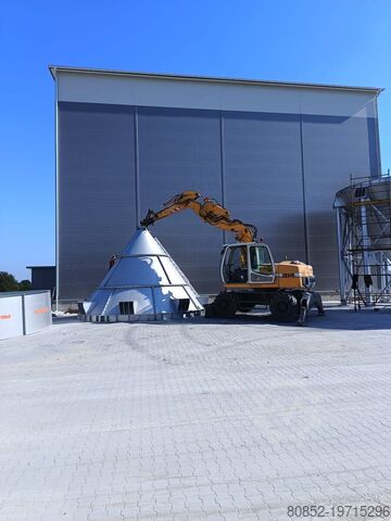 Concrete machine Polygonmach 500Ton capacity cement silo