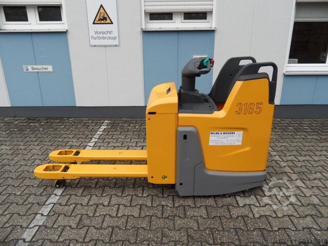 Electric Pallet Truck Jungheinrich ERE 120 - feste Plattform - TOP-Batterie