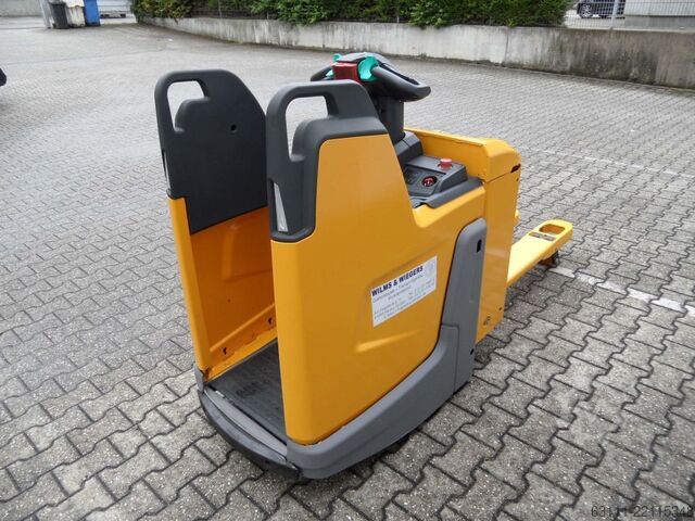 Electric Pallet Truck Jungheinrich ERE 120 - feste Plattform - TOP-Batterie