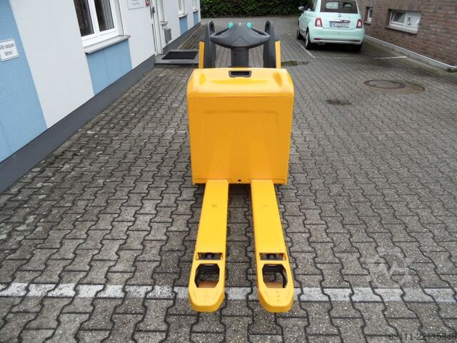 Electric Pallet Truck Jungheinrich ERE 120 - feste Plattform - TOP-Batterie