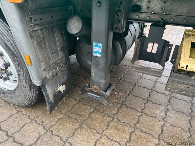 Reefer trailer SCHMITZ CARGOBULL ZKO 18 Tandem Kühlkoffer