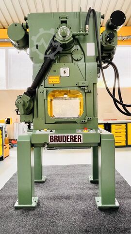 Punching machine BRUDERER BSTA 200