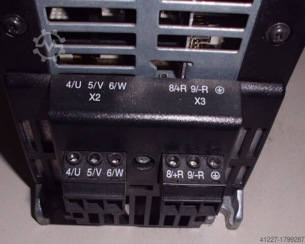 Frequency converter 2.2 kW 3.8 kVA SEW-EURODRIVE MDV60A0022-5A3-4-00