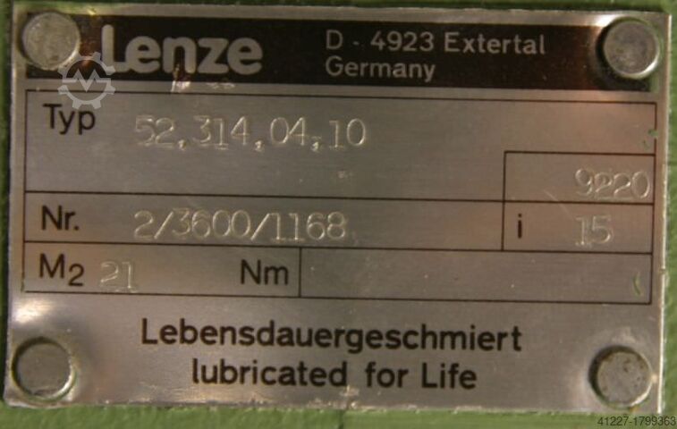 Geared motor 0.55 kW 189 rpm Lenze MDERAXX 071-31