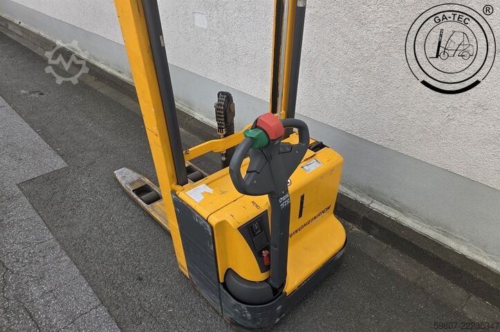Manual stacker Jungheinrich EJC112