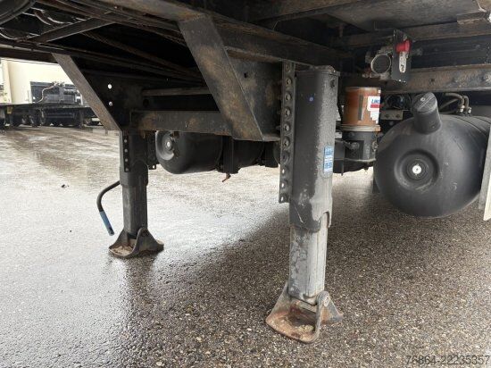 Box semitrailer  K.M.A HOLLAND KM02 KG, VERKAUFSKOFFER MIT KüCHE,  RECHTS TERRASSE AUSKLAPPBAR, SHOWTRAILER