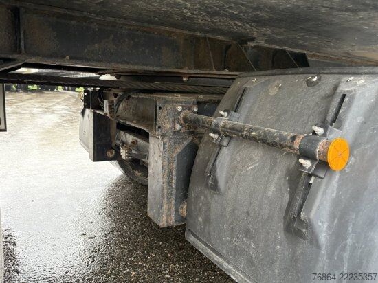 Box semitrailer  K.M.A HOLLAND KM02 KG, VERKAUFSKOFFER MIT KüCHE,  RECHTS TERRASSE AUSKLAPPBAR, SHOWTRAILER