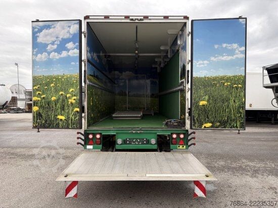 Box semitrailer  K.M.A HOLLAND KM02 KG, VERKAUFSKOFFER MIT KüCHE,  RECHTS TERRASSE AUSKLAPPBAR, SHOWTRAILER