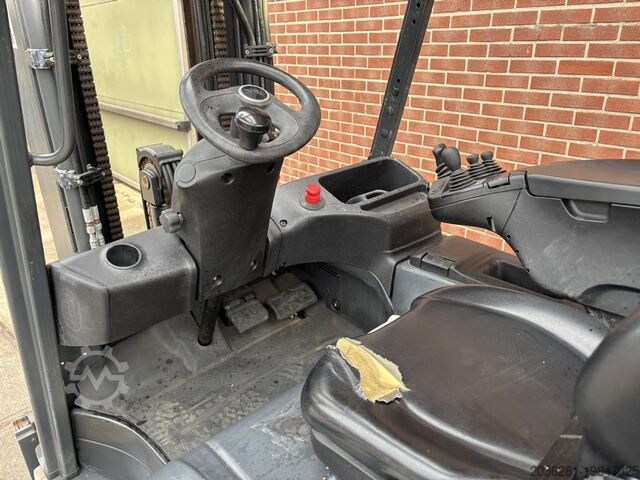 Electric 4-wheel forklift Linde E25H-01/600