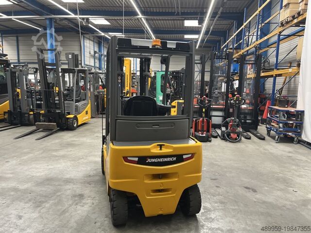 Elektro 4 Rad-Stapler Jungheinrich Elektro Gabelstapler EFG 320
