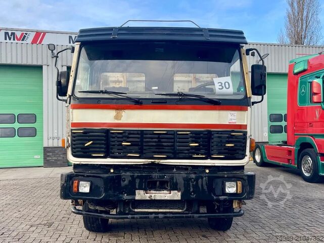 Tipper Renault G320 Manager 8x4