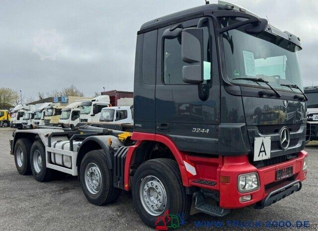 Roll-off tipper truck Mercedes-Benz Actros 3244 8x4 Meiller 30t.7m Container Blatt