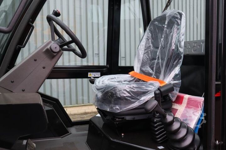 GelÀndestapler Manitou M50-4 Valid Inspection, *Guarantee, Diesel, 4x4 Dr