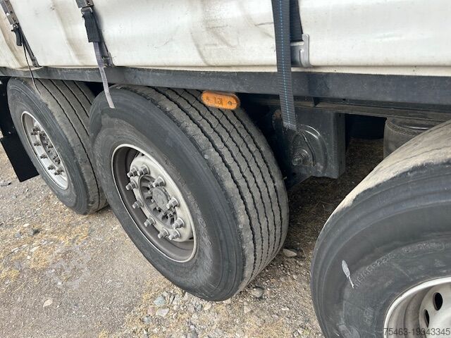 Curtain side semi-trailer Schwarzmüller 
