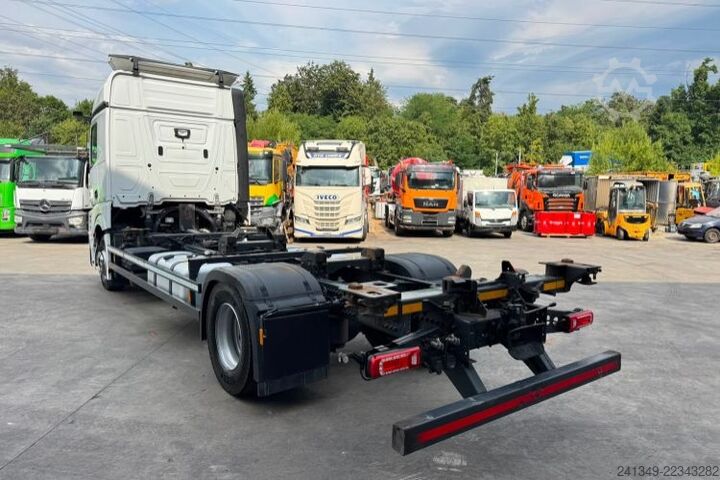 Swap body truck MERCEDES-BENZ Actros 1843 4x2 BDF