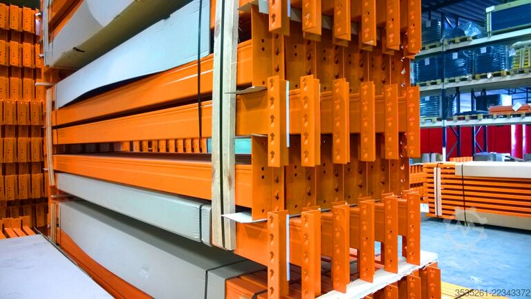 Pallet rack 2 x 11,2 m, 4,5 m hoch, 8 Rahmen 36 Traversen (3600 !)  3 Trav.-Eb. 3t