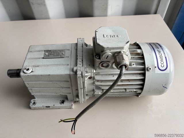 Motoreduktor Lenze GST04-2M VBR071C42 0,55 kW 421,5 obr./min 12 Nm i=3,333 3×230/400 V IP55 Motoreduktor Lenze GST04-2M VBR071C42 0,55 kW 421,5 obr./min 12 Nm i=3,333 3×230/400 V IP55