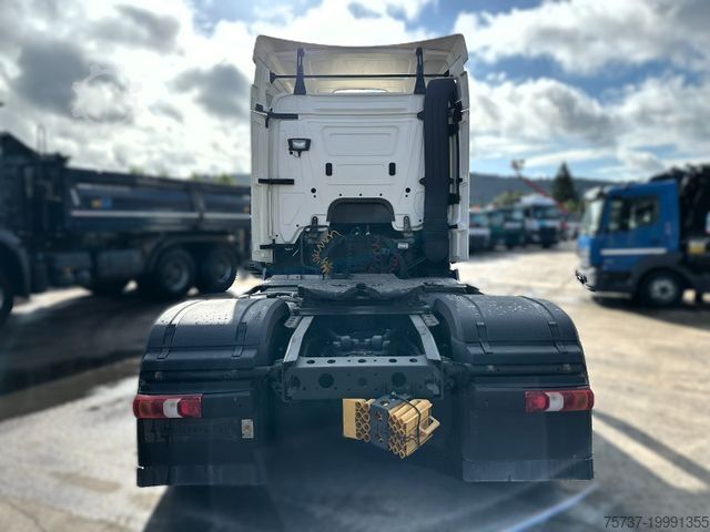 Standard tractor unit MERCEDES-BENZ 1846