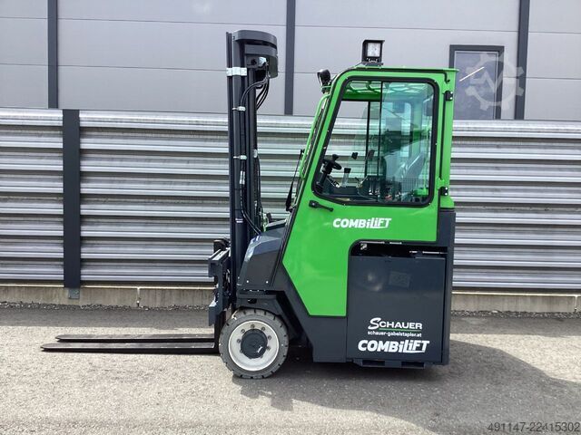 Four-way side loader Combilift CBE4000
