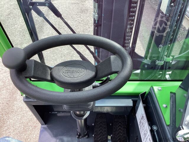 Four-way side loader Combilift CBE4000