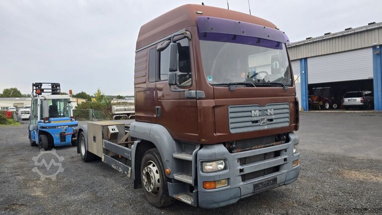 LKW-Fahrgestell MAN TGA 18.430 4x2