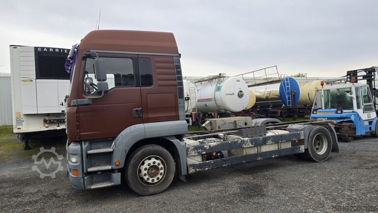 LKW-Fahrgestell MAN TGA 18.430 4x2