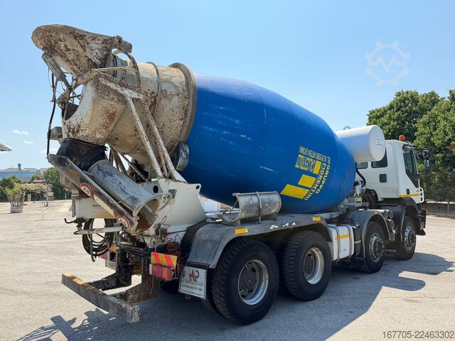 Concrete mixer truck Iveco TRAKKER 450