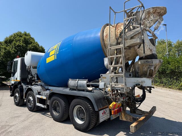 Concrete mixer truck Iveco TRAKKER 450