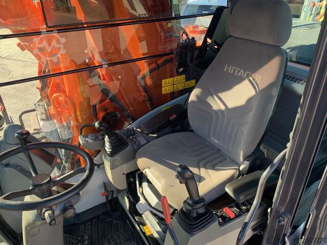 Mobile excavator Hitachi ZX190W-5B