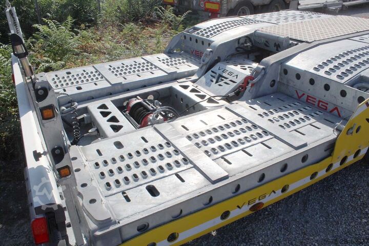 Car carrying semitrailer Vega carrellone bisarca allungabile usato