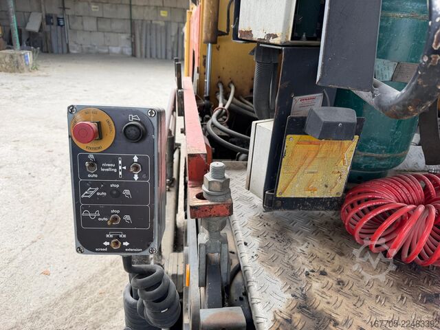 Wheeled asphalt paver Dynapac F121-4W (VB 805 TV)