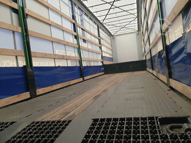 Auflieger mit Pritsche & Plane FLIEGL SVS 550 Spezial