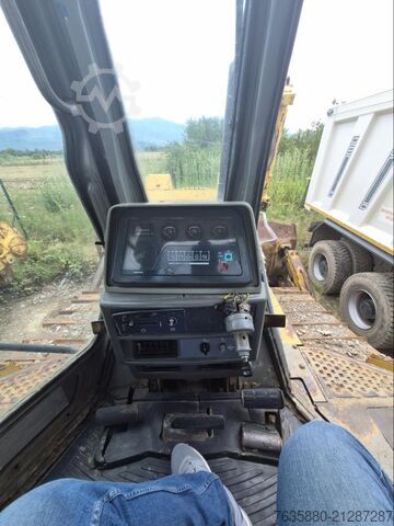 Crawler excavator Komatsu AX-3