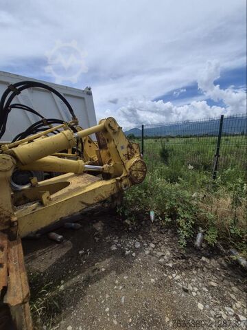 Chain excavator Komatsu D155AX-5