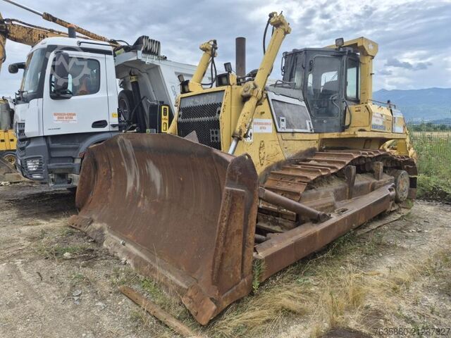 Chain excavator Komatsu D155AX-5