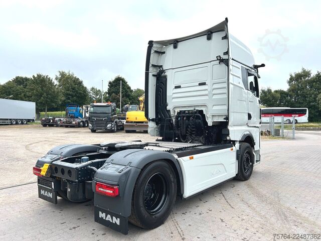 Standard SZM MAN TGX 18.560 BL/Retarder/ACC/2x Tank/D30 Motor!