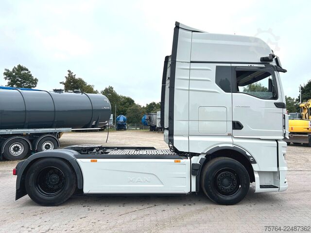 Standard SZM MAN TGX 18.560 BL/Retarder/ACC/2x Tank/D30 Motor!