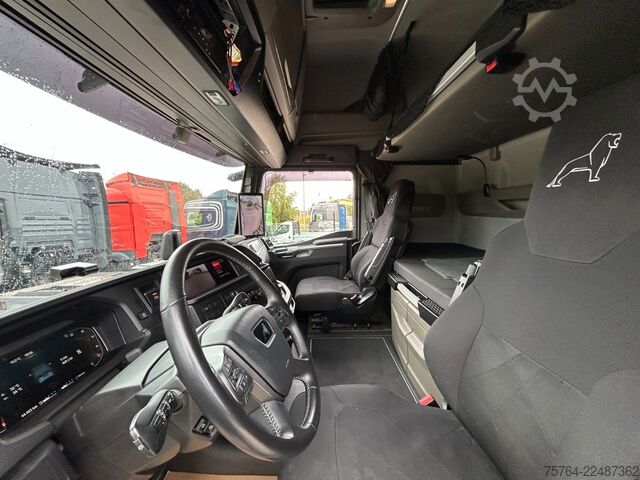 Standard SZM MAN TGX 18.560 BL/Retarder/ACC/2x Tank/D30 Motor!