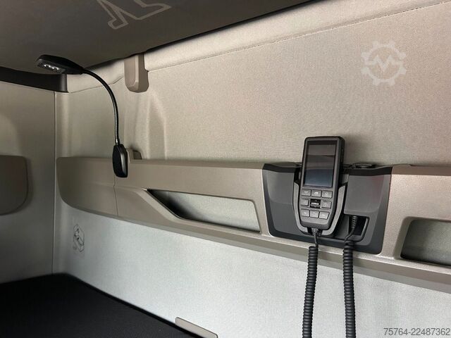Standard SZM MAN TGX 18.560 BL/Retarder/ACC/2x Tank/D30 Motor!