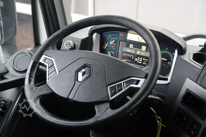 Standard-SZM Renault T520 6x2/ RETARDER/ FULL AIR/ HYDRAULICS/ BOOGIE