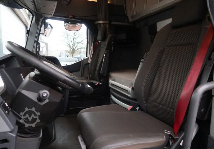 Standard-SZM Renault T520 6x2/ RETARDER/ FULL AIR/ HYDRAULICS/ BOOGIE