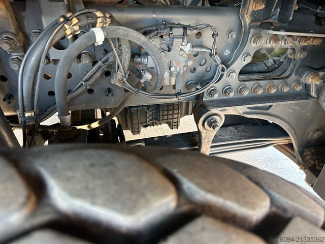 Flatbed truck MERCEDES-BENZ Arocs 2548 6x4 ALLRAD KRAN 21m SEILWINDE