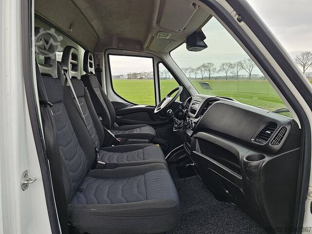 Suitcase IVECO DAILY 35C16 Bakwagen Laadklep!