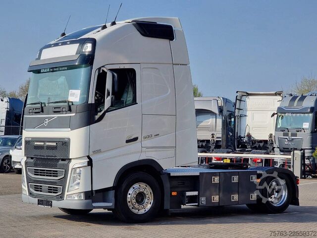 Volumen-SZM Volvo FH 13.500 Globetrotter XL 4x2 - Low deck - I Sa...