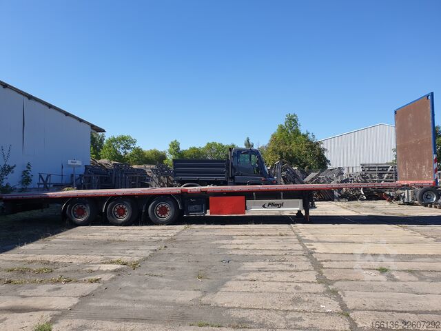 Flatbed semi-trailer Fliegl 3-Achs Mega Plateau Sattelauflieger