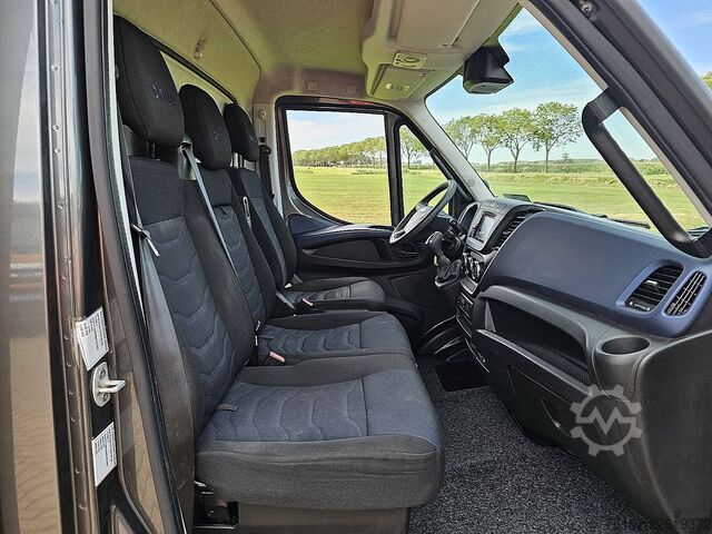 Koffer IVECO DAILY 50C18 Bakwagen 3.0L Autom.