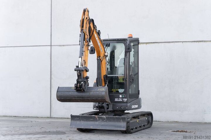 Mini excavator CASE CX 25 D