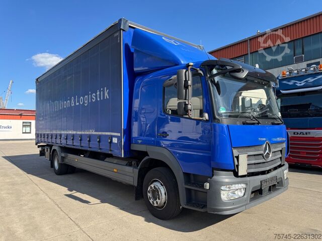 Flatbed truck with tarp MERCEDES-BENZ ATEGO 1530 * SCHLAFKABINE * LBW 2 T *KLIMA *