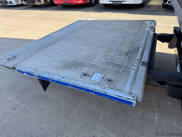Flatbed truck with tarp MERCEDES-BENZ ATEGO 1530 * SCHLAFKABINE * LBW 2 T *KLIMA *