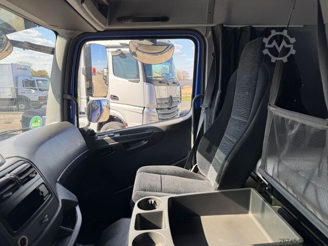 Flatbed truck with tarp MERCEDES-BENZ ATEGO 1530 * SCHLAFKABINE * LBW 2 T *KLIMA *